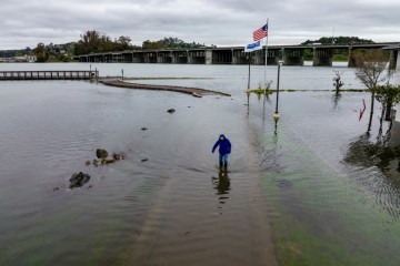 Climate change, population threaten 'staggering' US flood losses by 2050