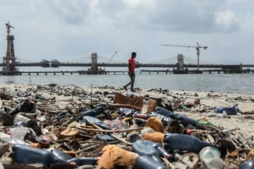 Extreme heat and plastic pollution push oceans to brink