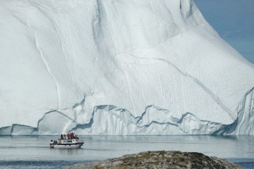 Climate breakdown leaving polar seas open to exploitation, scientist warns