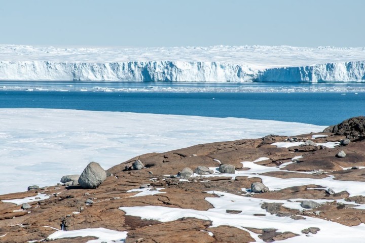 We studied how the Antarctic ice sheet advanced and retreated over 10,000 years. It holds warnings for the future